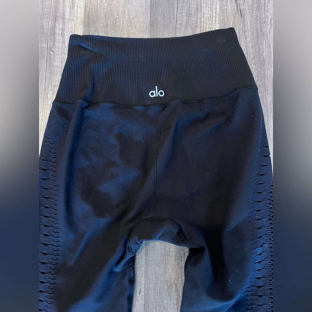 Alo Black Yoga Leggings Mesh side EUC Women’s Small - Picture 2 of 10